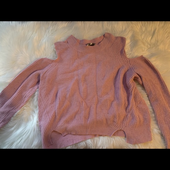 Open shoulder Top - Picture 1 of 3